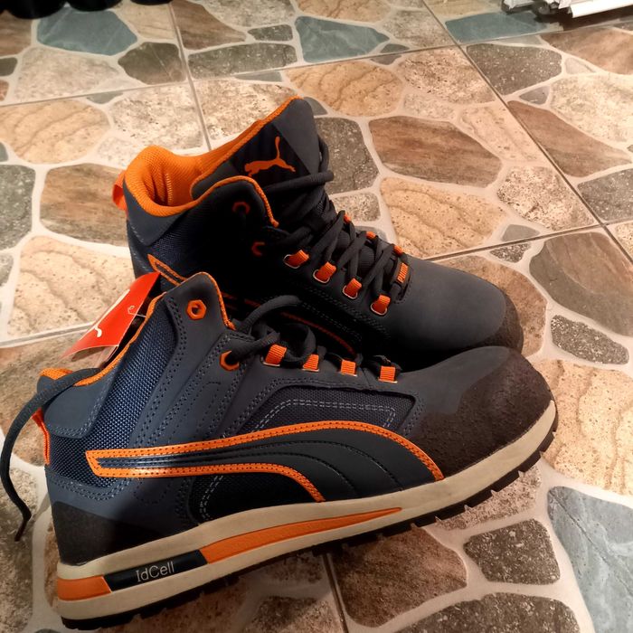 Vând ghete de muncă