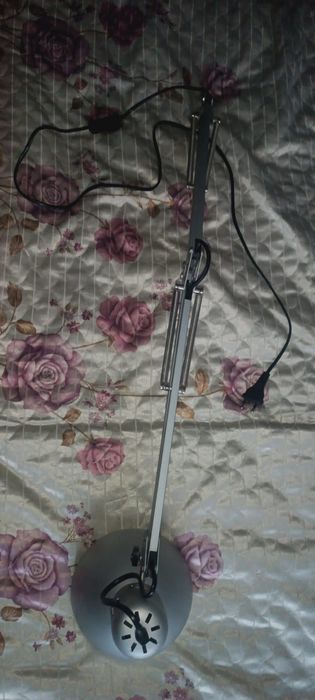 Продам настольную лампу