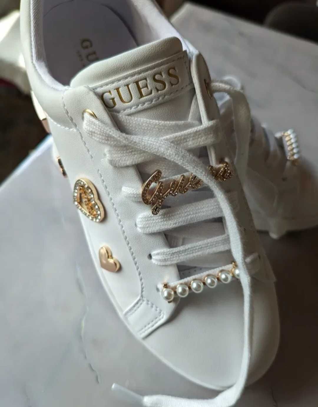 Маратонки Guess Англия