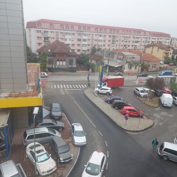 Vand apartament 4 camere, 2 bai, decomandat
