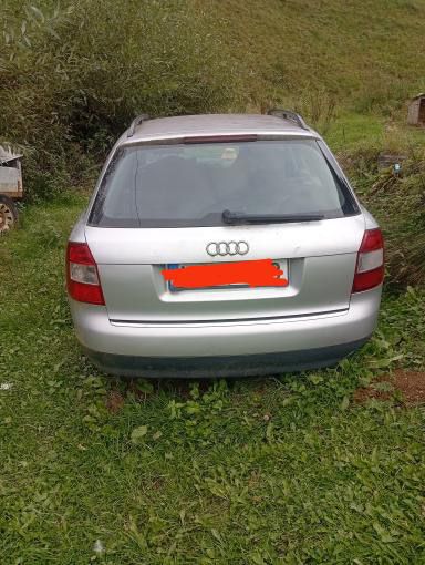 Vand audi a4 2.5v6