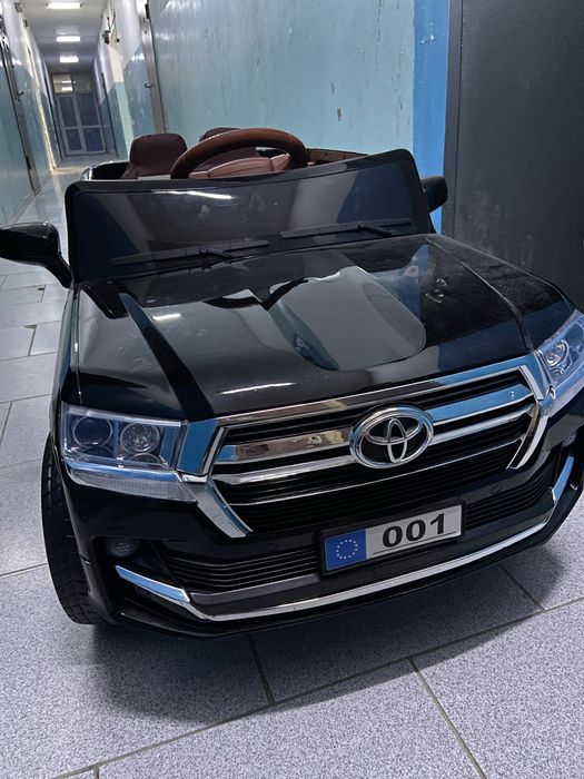 Детский автомобиль