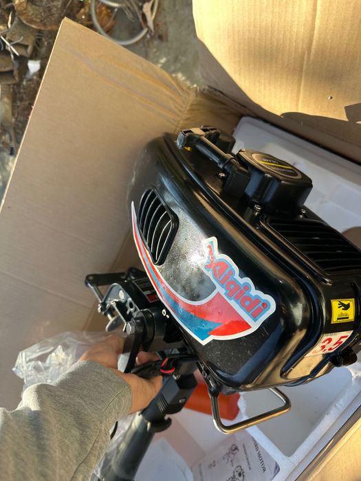 Motor barca Xliqidi 3.5 cp