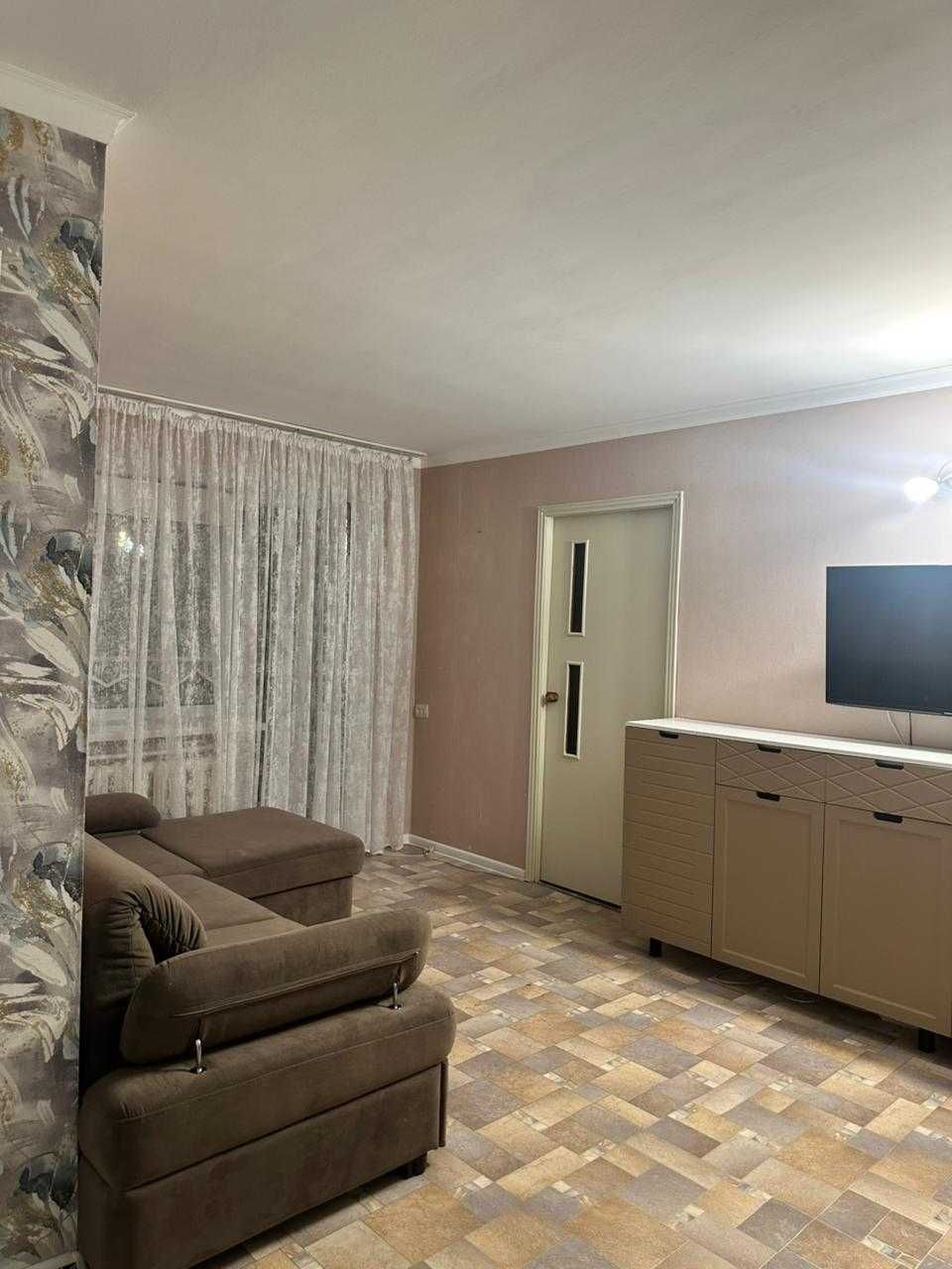 Срочно продается 2-комн.кв.  , ул. Б.Независимости , р-н Аян Пассажа