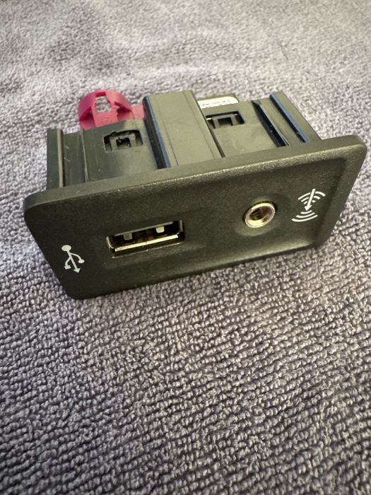 Mufa USB VAG 5G0 035 222 F