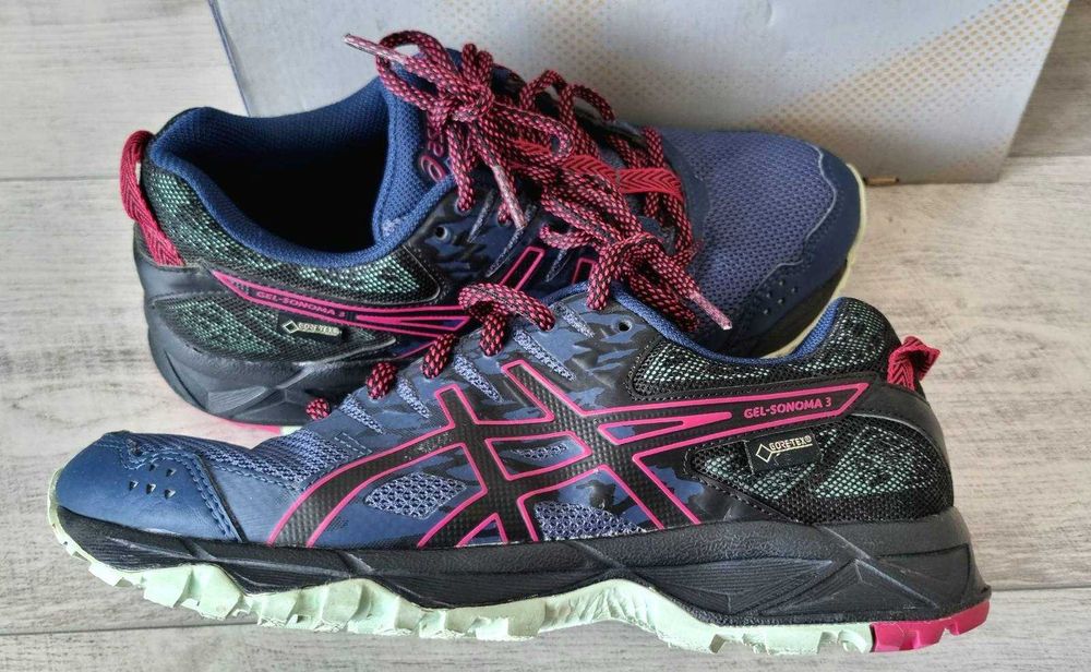 Спортни обувки Asics за планина / планинско бягане – 35-36 номер