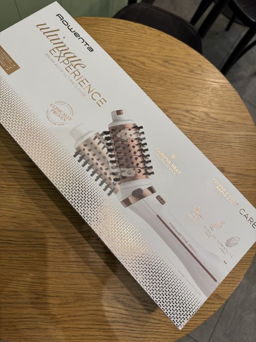 Фен-щетка Rowenta ultimate experience