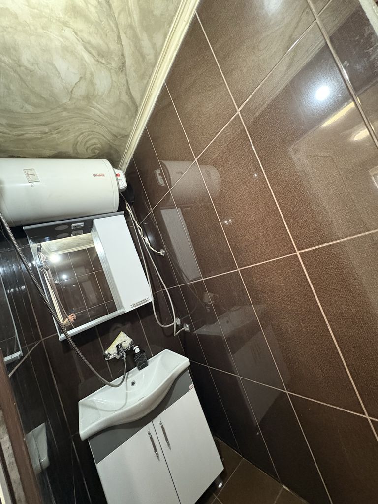 Продава се Къща в Разград, Житница - 533 кв.м за 220 €/кв.м - Снимка #9