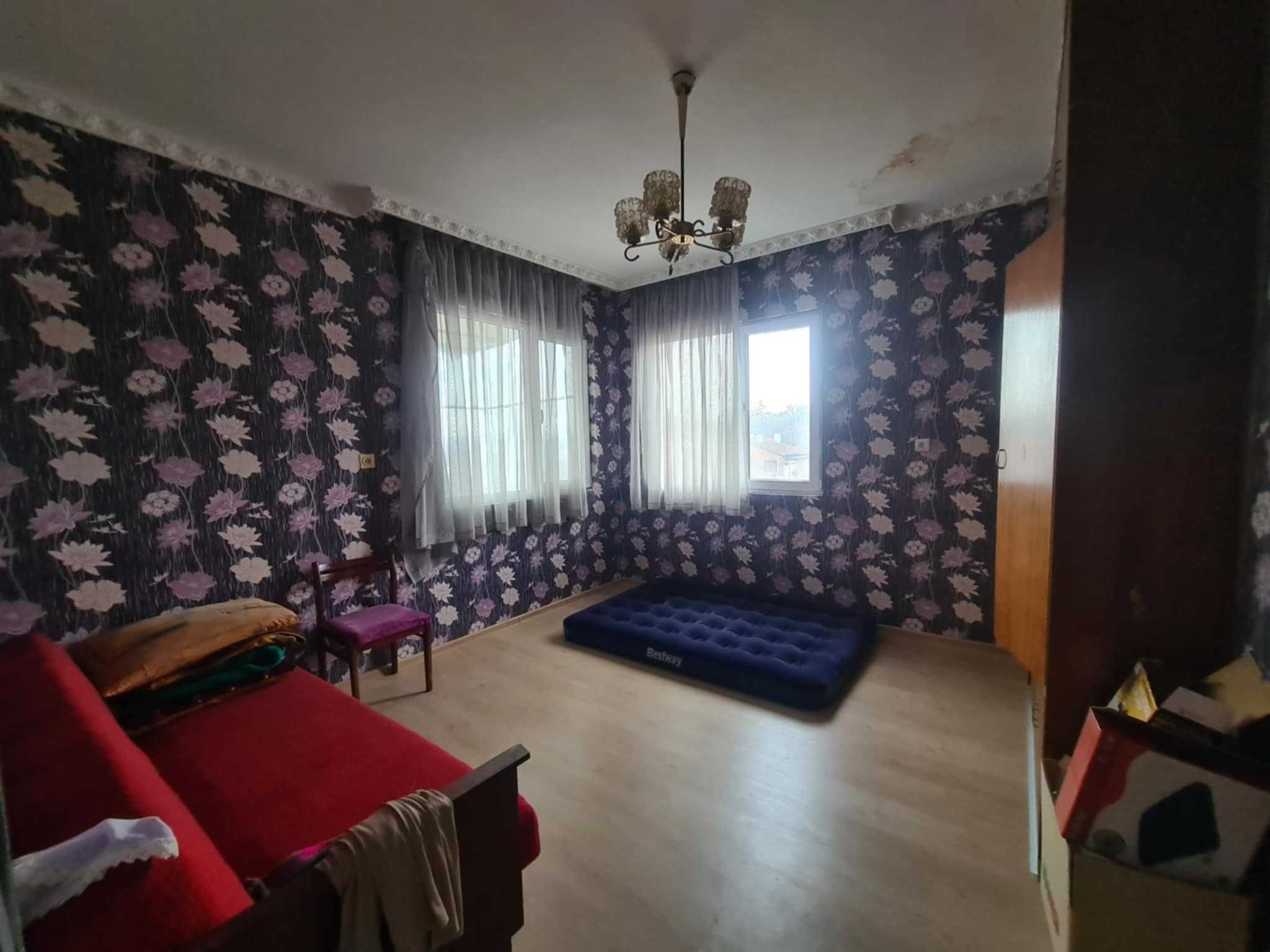 КЪЩА в кв. Изгрев, град Хасково