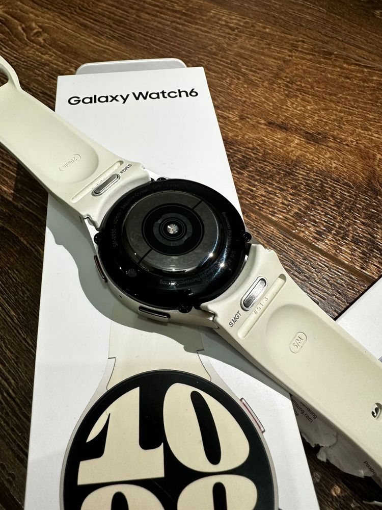 Продаю galaxy watch 6