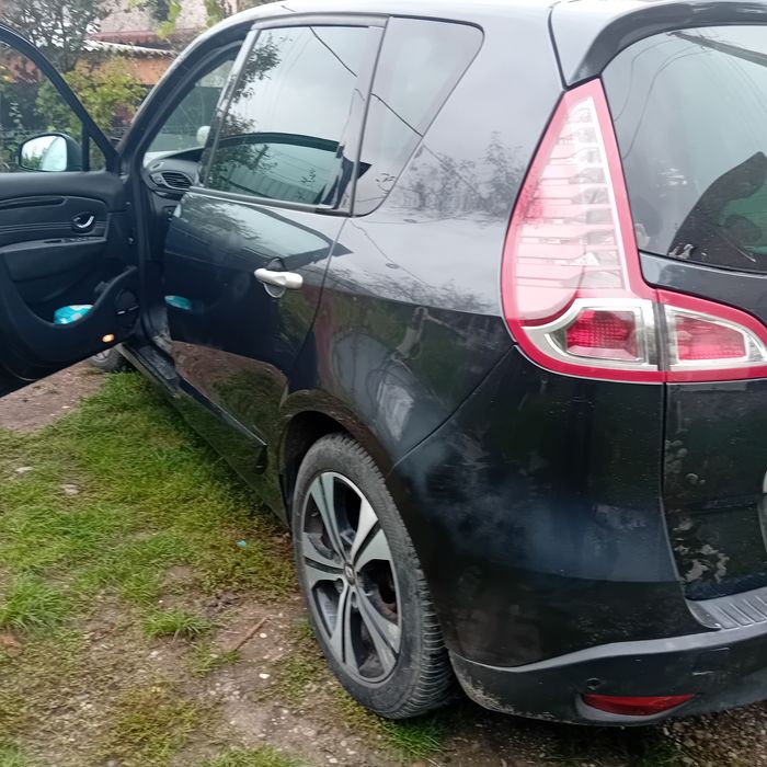 Vând schimb renault scenic