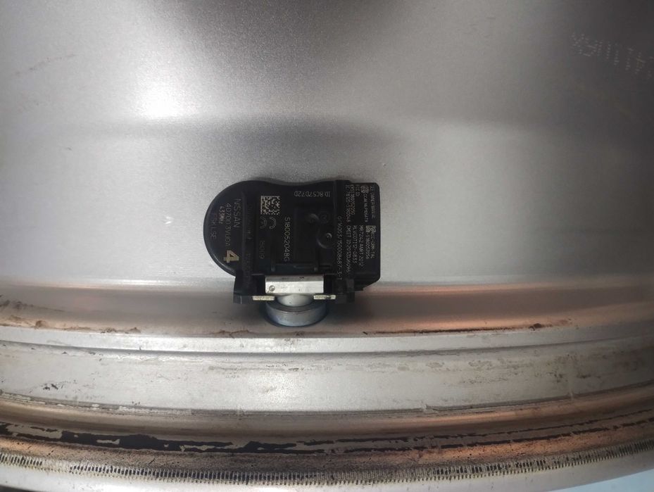 Оригинални джанти Nissan 17"