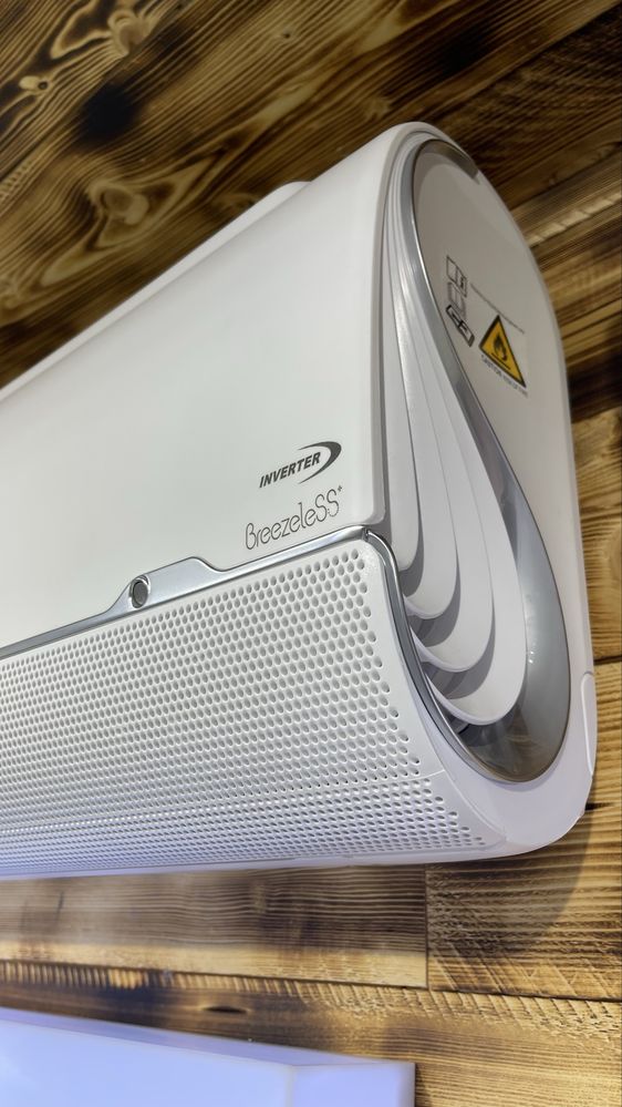 Шоу- рум MIDEA кондиционер BreezeleSS Elegant - 12,000 Btu / Inverter