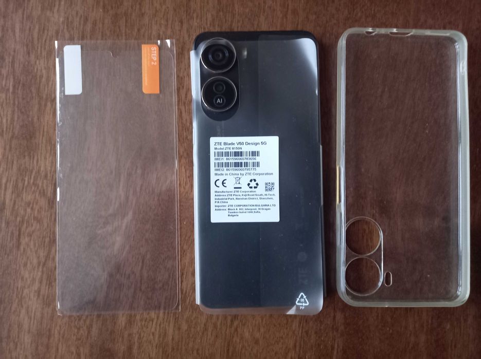 мобилeн телефон ZTE Blade 50 и  Sony Ericsson K800