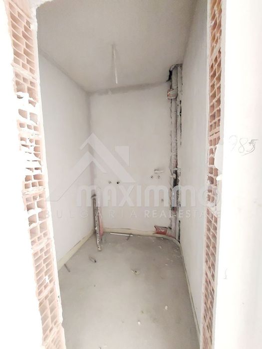 Продава се Двустаен апартамент в Варна, Възраждане 3 - 57 кв.м за 1281 €/кв.м - Снимка #2