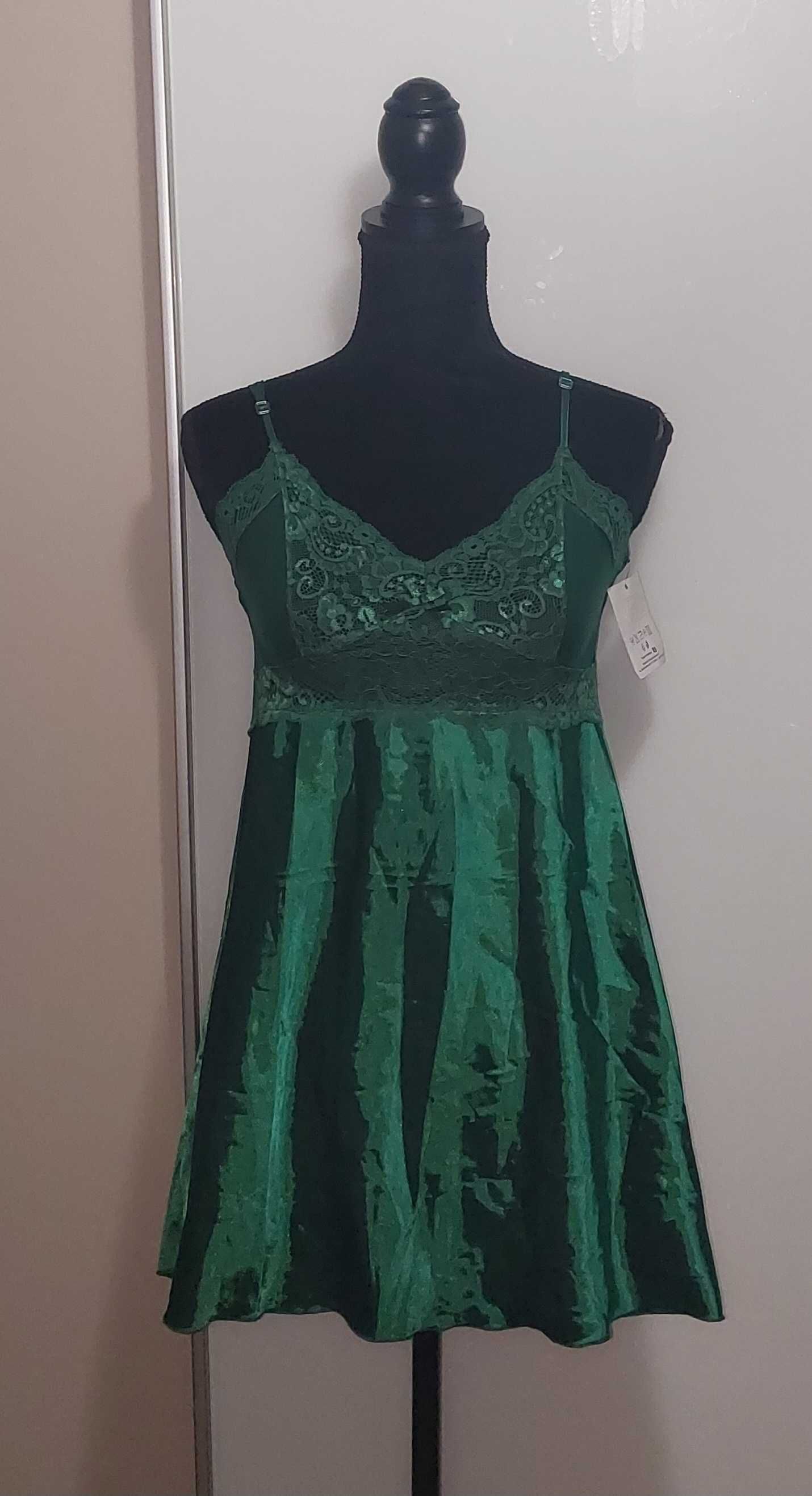 Rochie de noapte/furou/cămasă de noapte verde satinata cu dantela