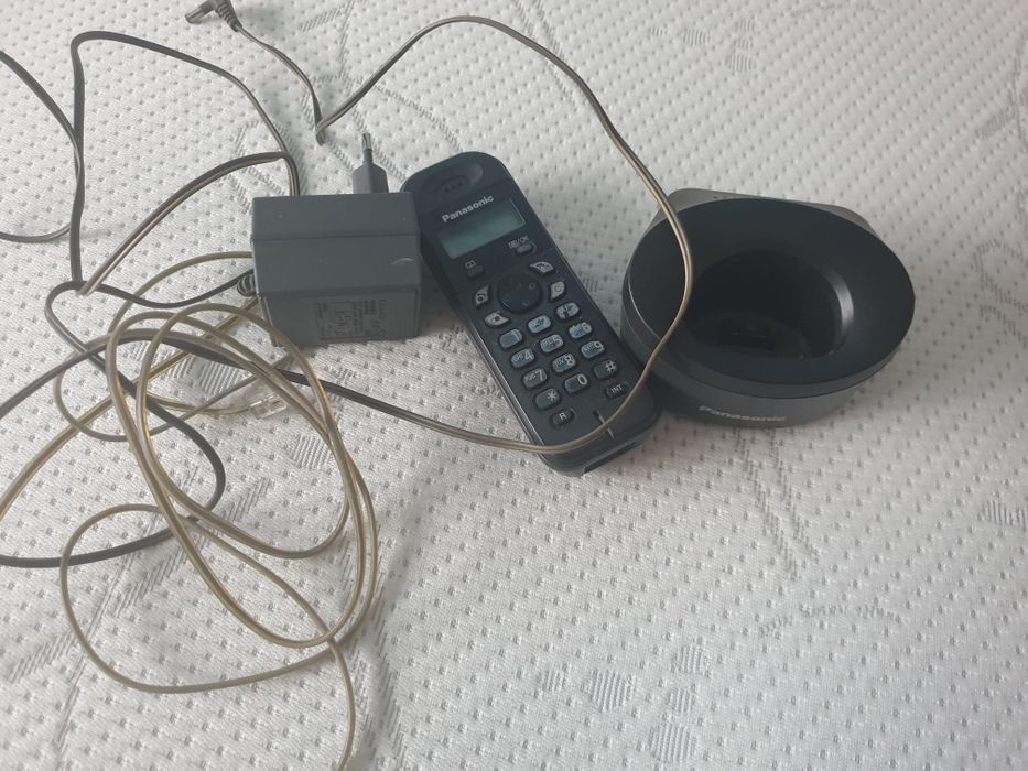 Стационарен телефон със слушалка Панасоник