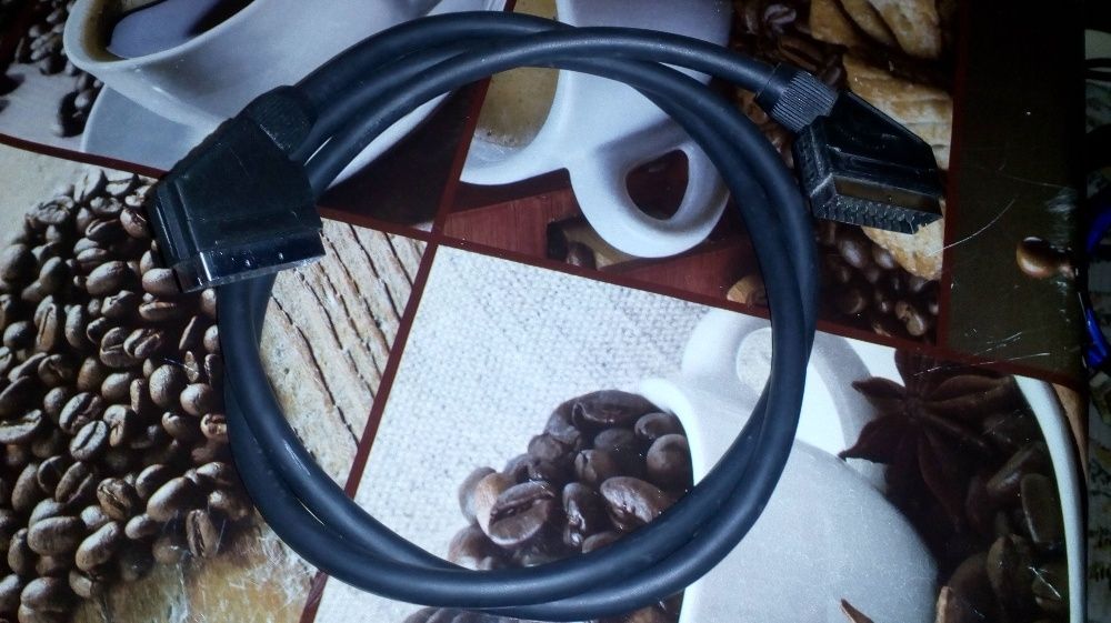 Donez MP3 și  mufa scart.  NU RASPUND LA MESAJE.