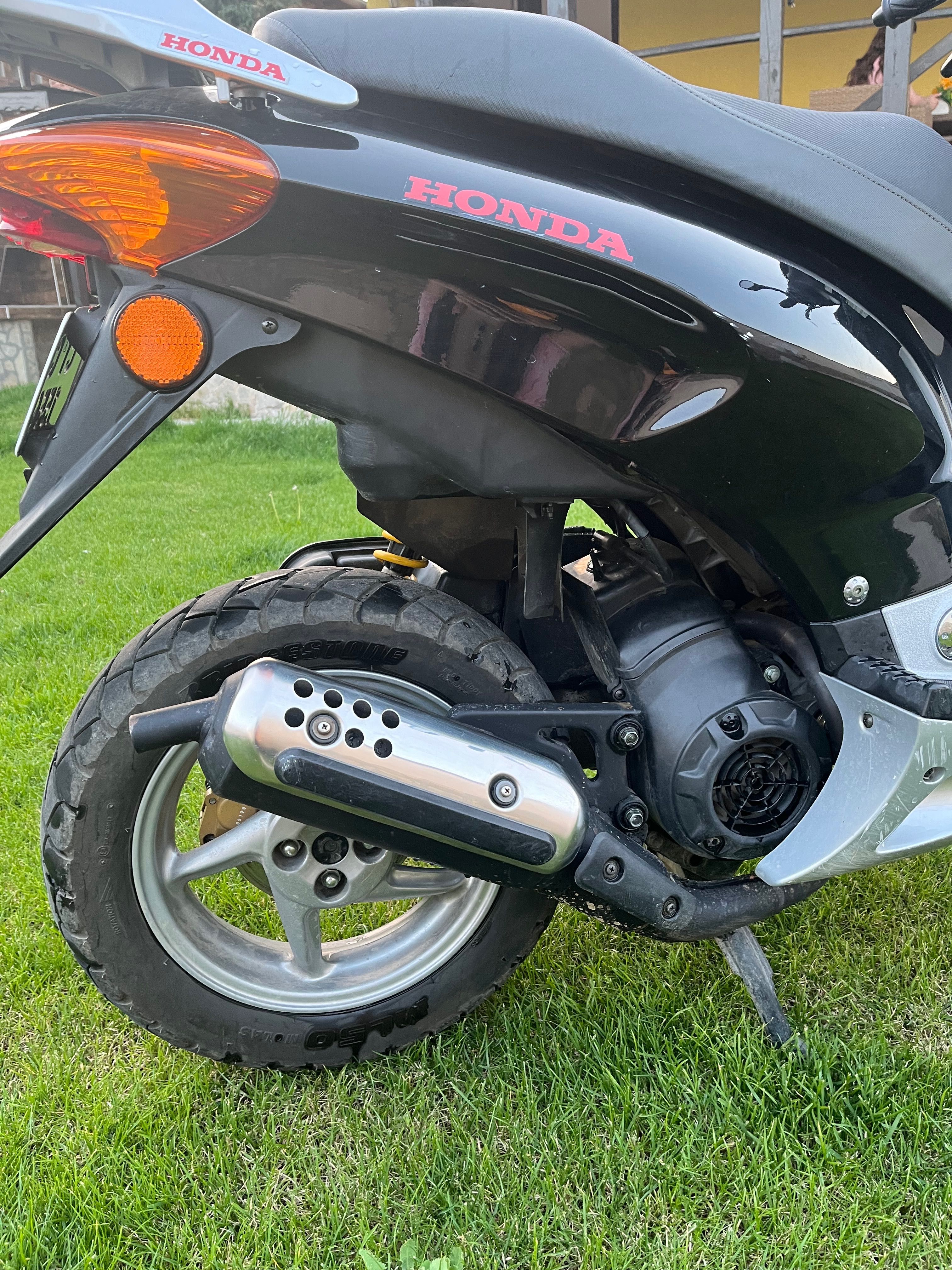 Скутер HONDA SZX 50 X с регистрация