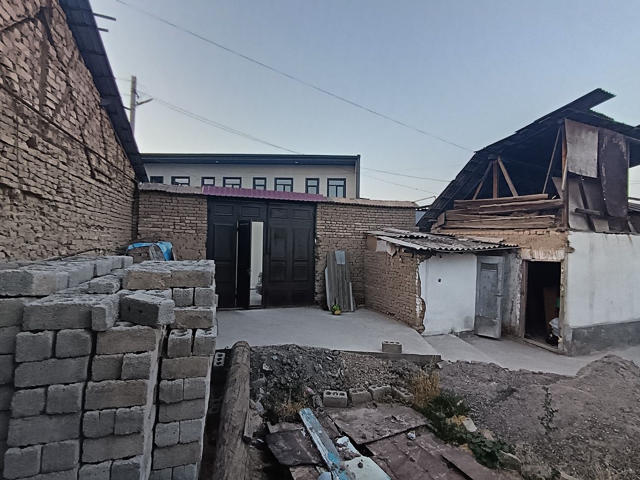 Uy sotiladi 4 SOTIX Yangiyo'l shahrida (срочно)