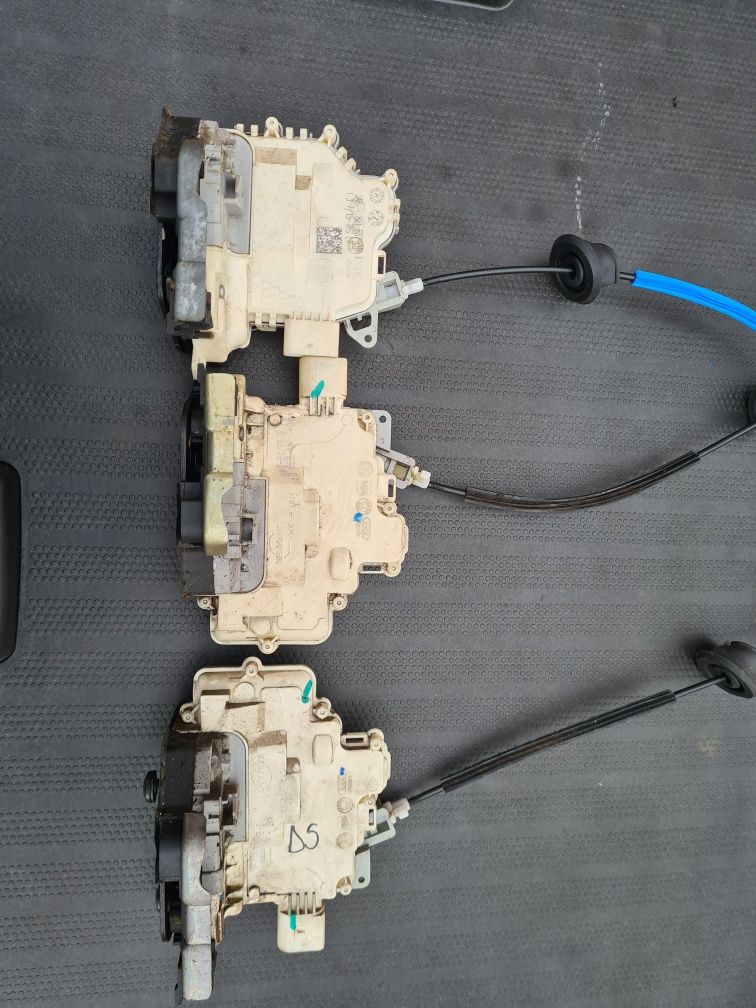 Broasca stanga dreapta Audi A4 B8/Broasca fata Audi A4 A5 A6 Q5