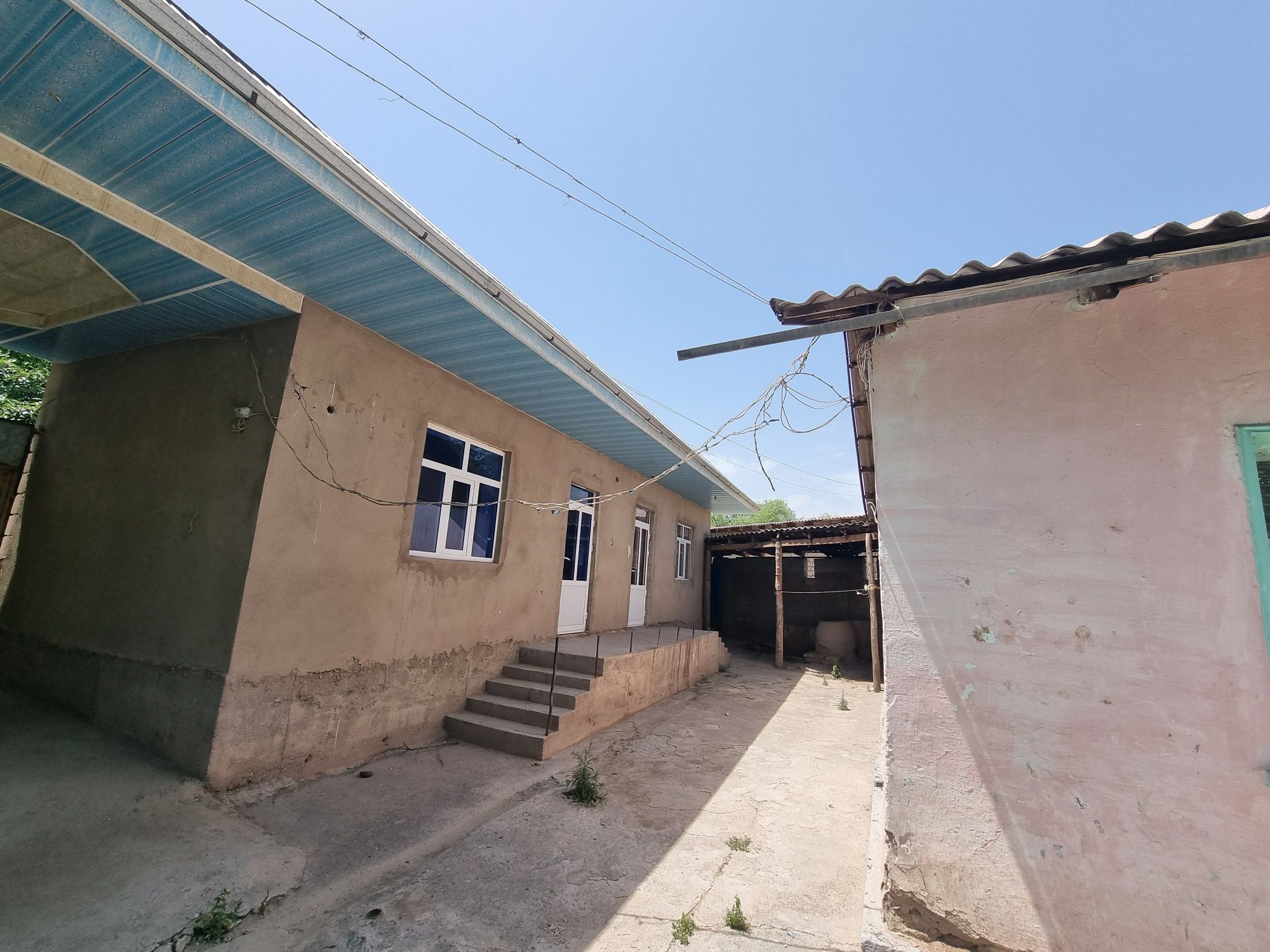 Sariosiyo markazida uy sotiladi A.Navoiy эски райсавез олдиmaxalla мар