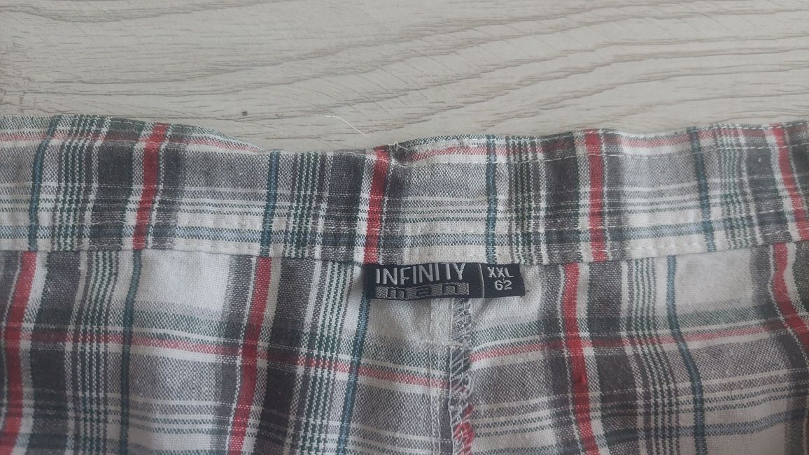 pantaloni scurti barbati marca Infinity marimea XL ieftin!