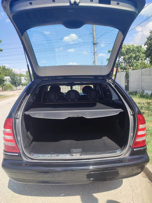 Мерцедес С220  Авангард в перфектно състояние