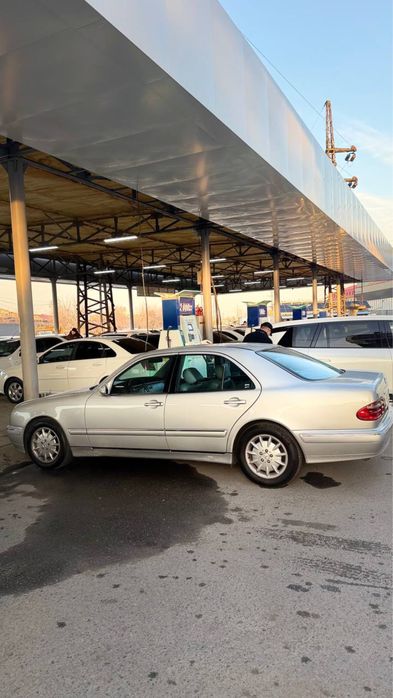 Mersedens benz sotiladi