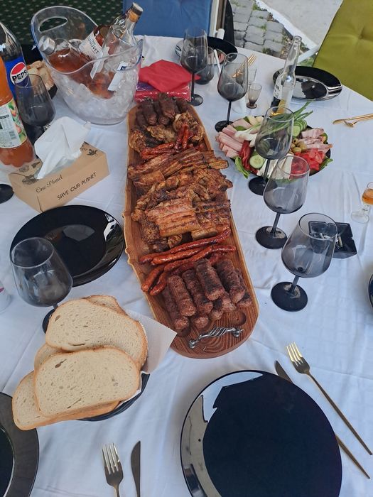 Măsuțe cafea din fag ,Platouri tocătoare de salcâm!