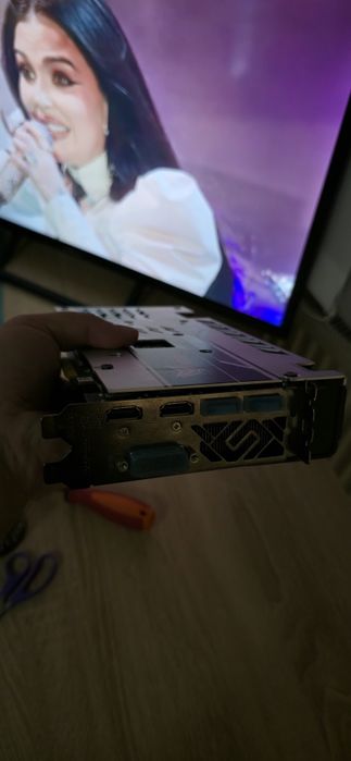 Placa video 8 gb -  rx 570