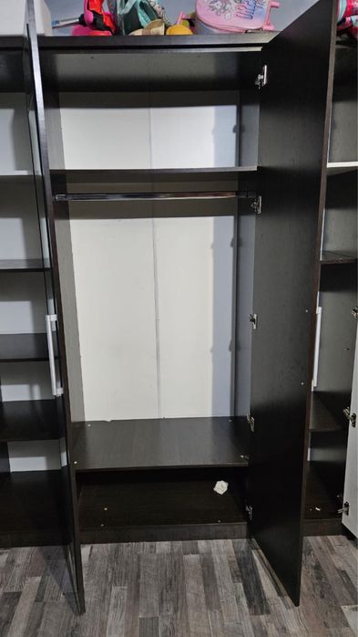 Срочно продается шифоньер