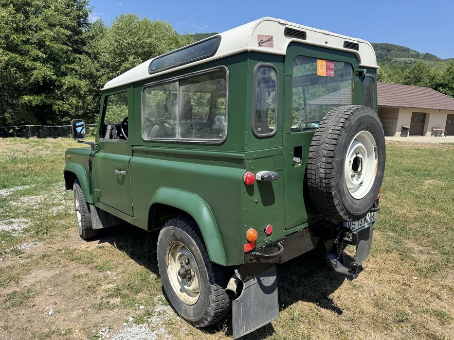 Land rover defender