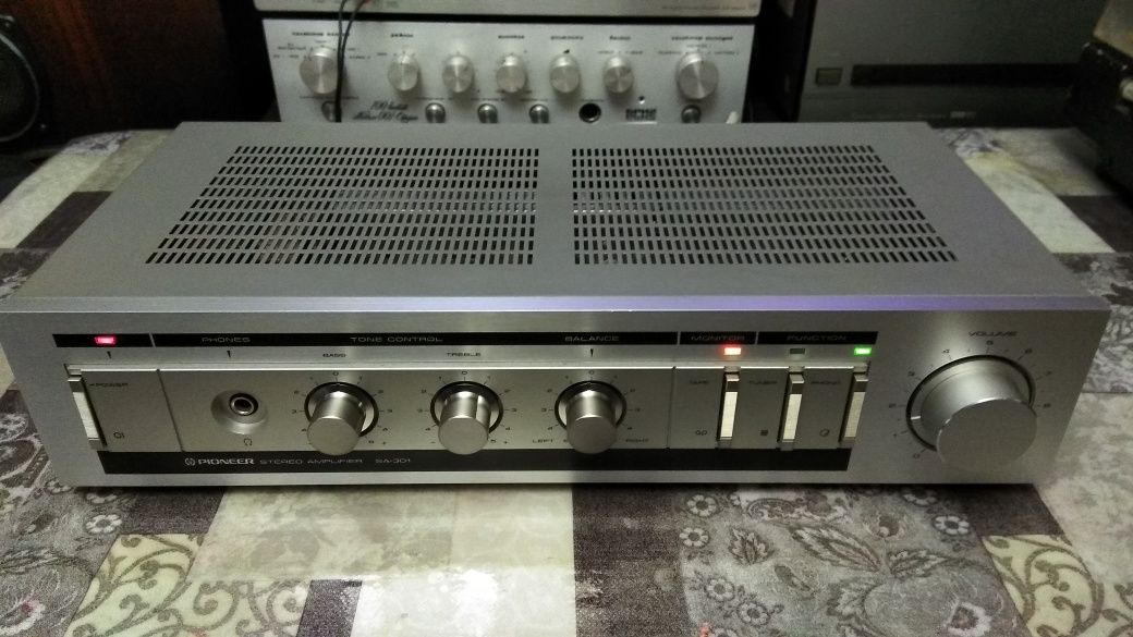 Усилитель Pioneer sa-301.