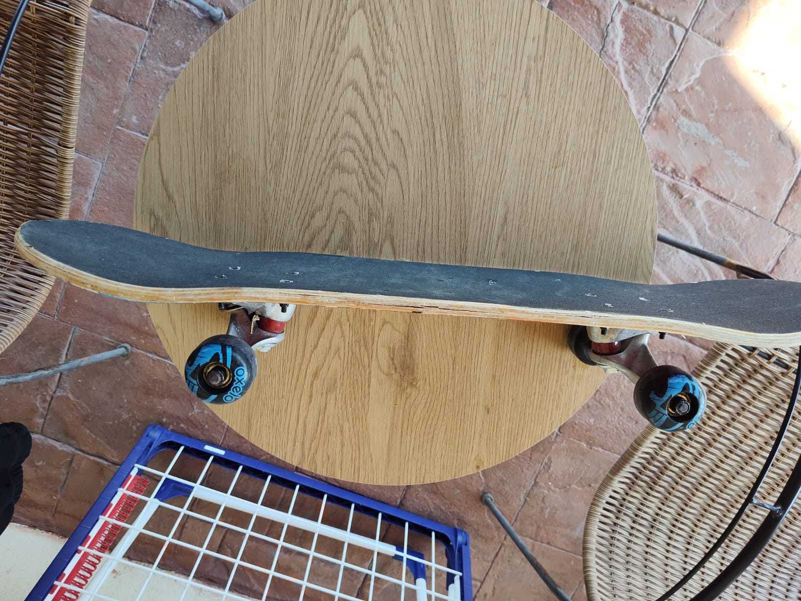 Vand skateboard 2 bucati