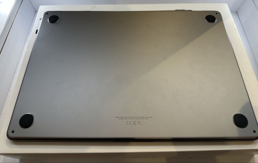 Macbook Air M2 (2023) 15inch, 6 зареждания
