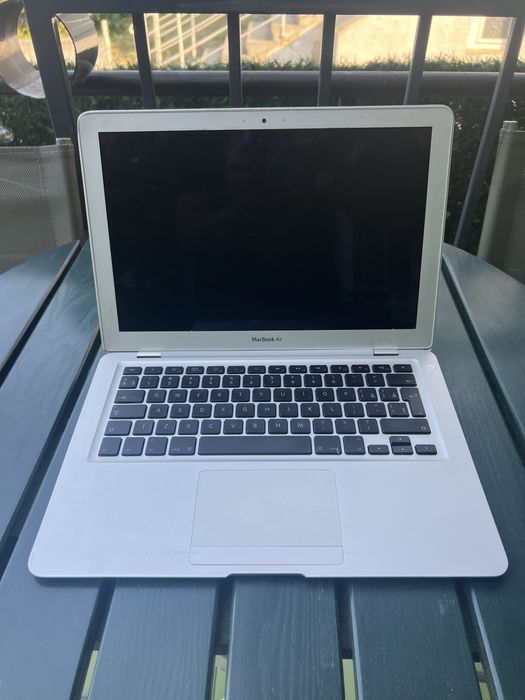 Vand macbook air 13