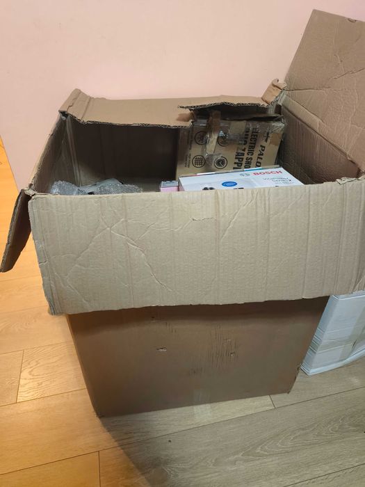 Микс кашон с електоуреди