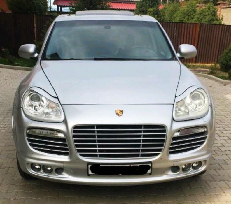 Продам передний бампер на порш кайен 955