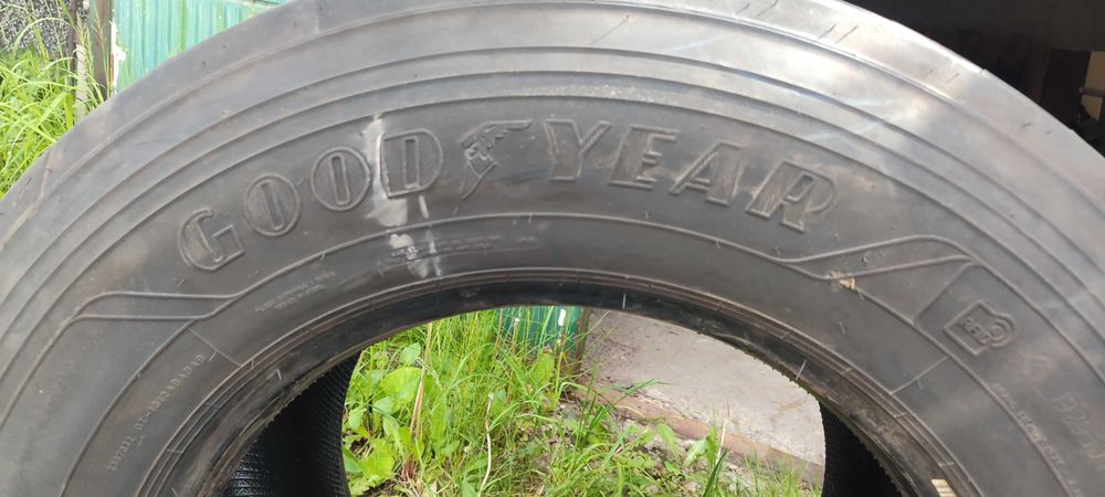 Продавам гума за тежкотоварно ремарке 445 45 19.5