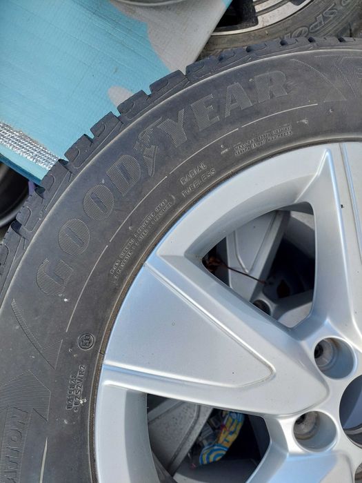 Set 4 anvelope Goodyear ultragrip 235 60 r17 ci148