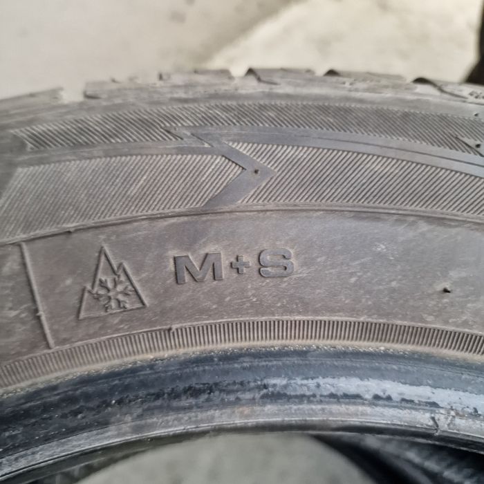 Anvelope iarna GoodYear 215 55 r16