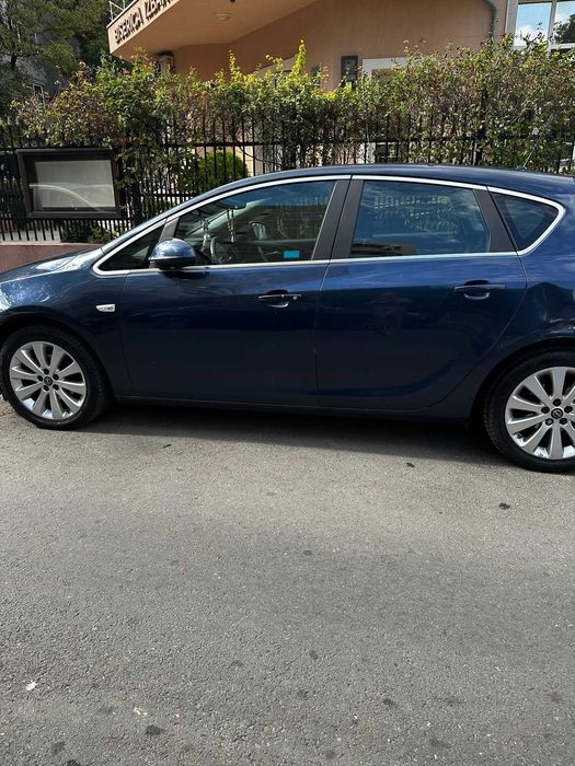 Opel astra J 2010 2750 euro negociabil