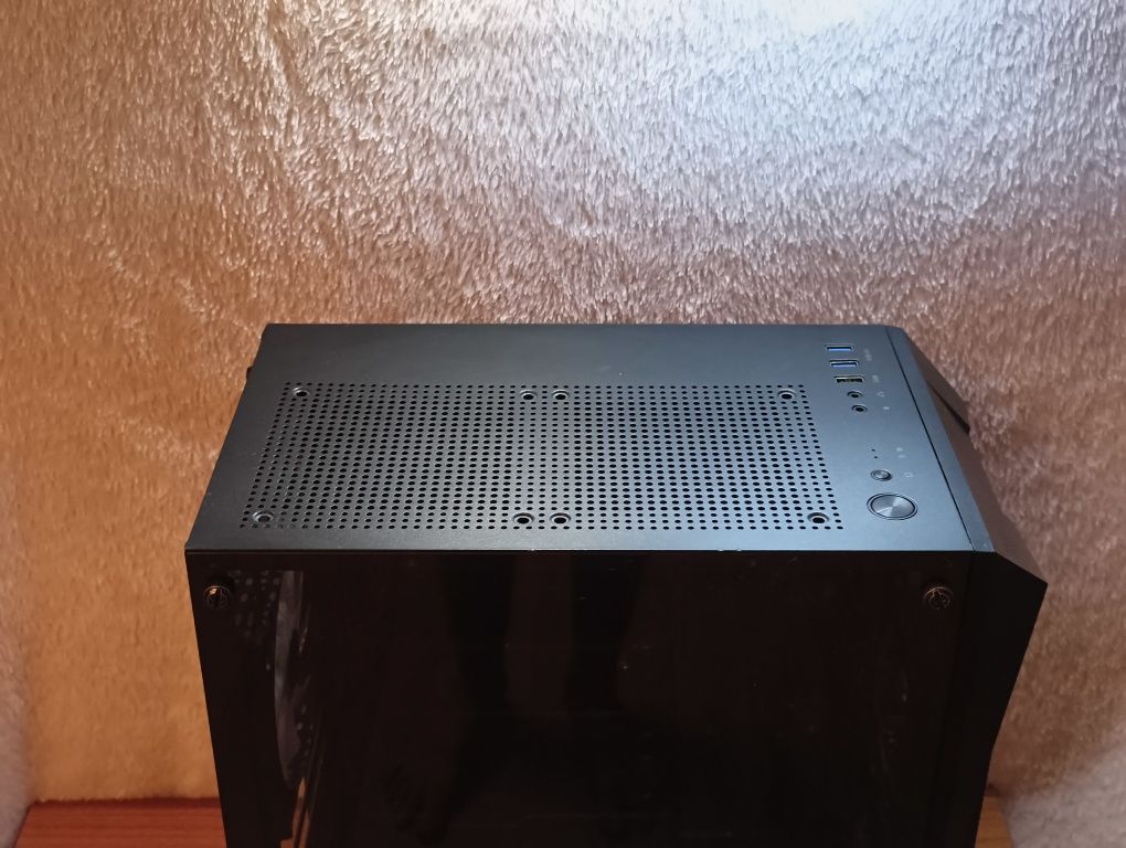 Корпус aerocool falcon