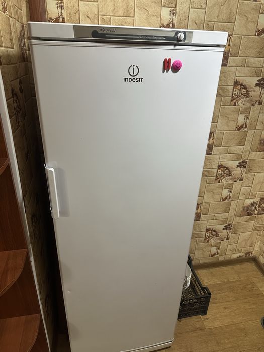 Холодильник Indesit