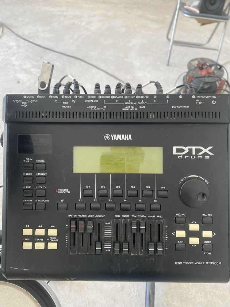 Продавам Yamaha k900M
