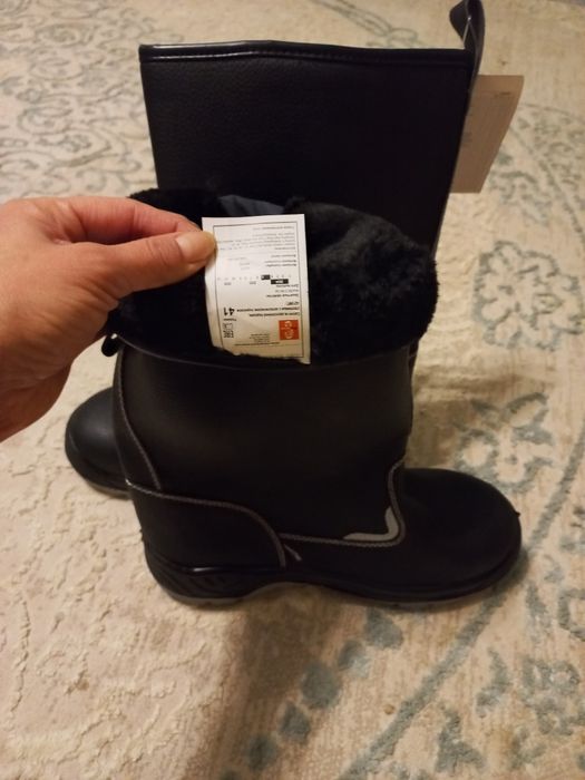 Продам спец зимний мужской обувь
