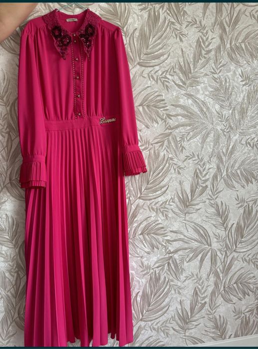 платье фирмы ласаграда. туркцкого производства 25000 тенге.Почти новое