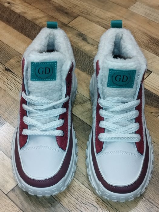 Зимни топли обувки