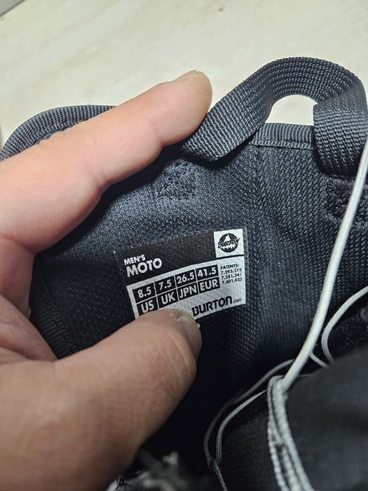Boots 117 buti placa snowboard   Burton mărimea 41  ( 26,5  cm) .